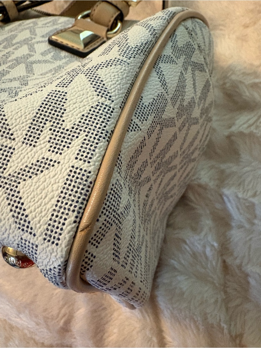 Michael Kors Signature MK Satchel in Beige and Gold - Picture 7 of 11